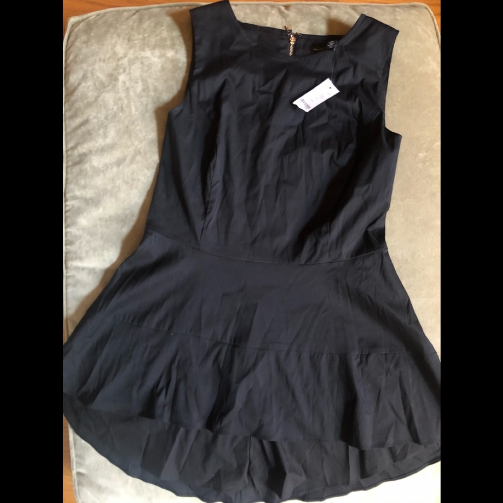 New women’s White House Black Market Top
